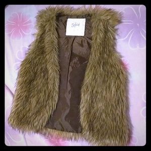 Girls faux fur vest